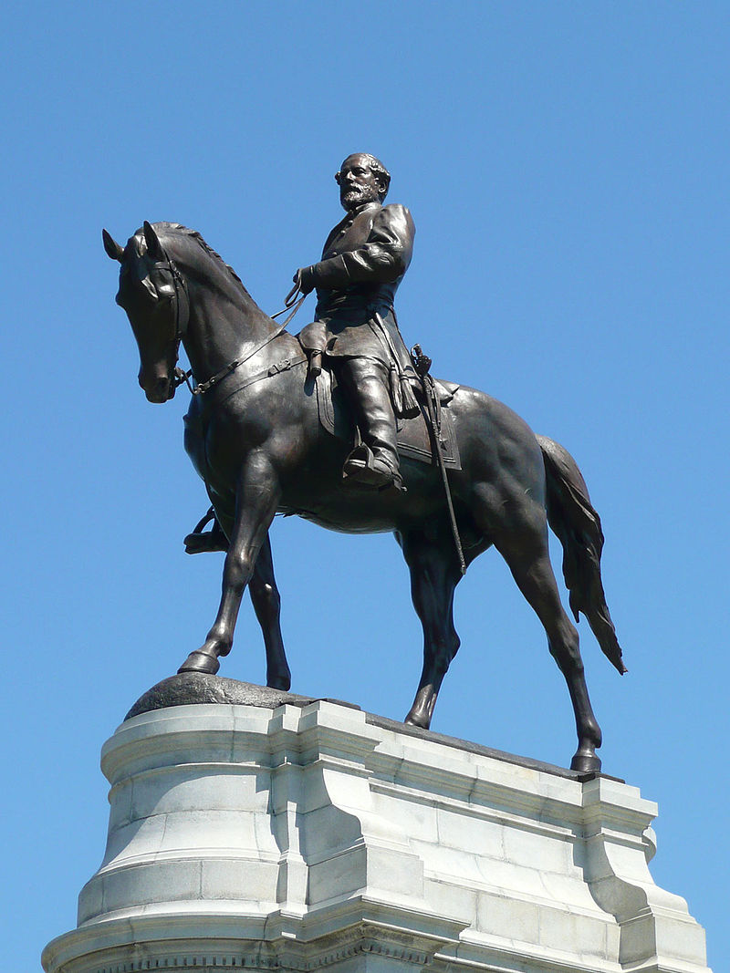 Statue of Robert E. Lee on Monument Avenue in Richmond, Va. (Wikipedia)